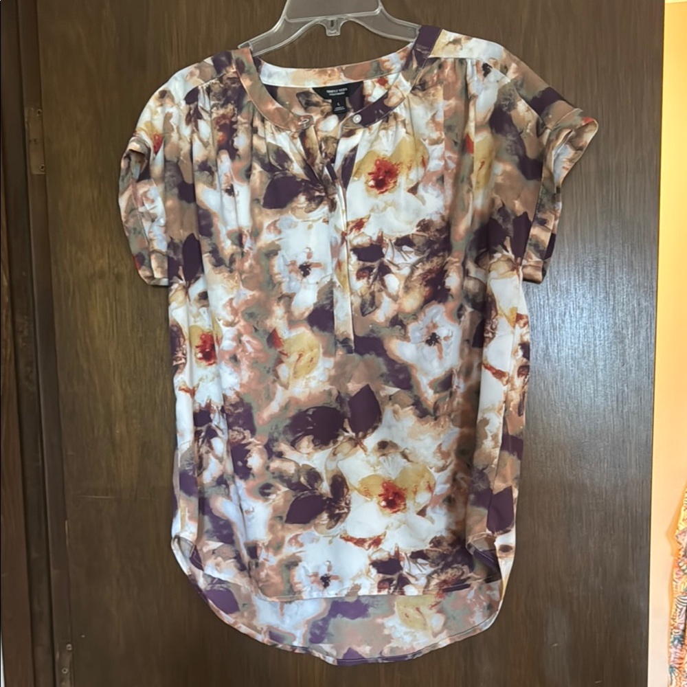Maurices Brown and White Short Sleeve Buttoned Blouse with Mandarin Collar